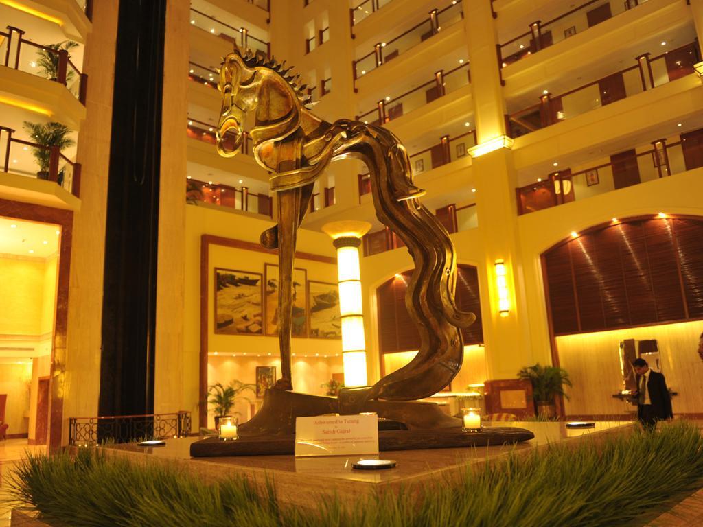 The Lalit Mumbai-Airport Hotel Exterior photo